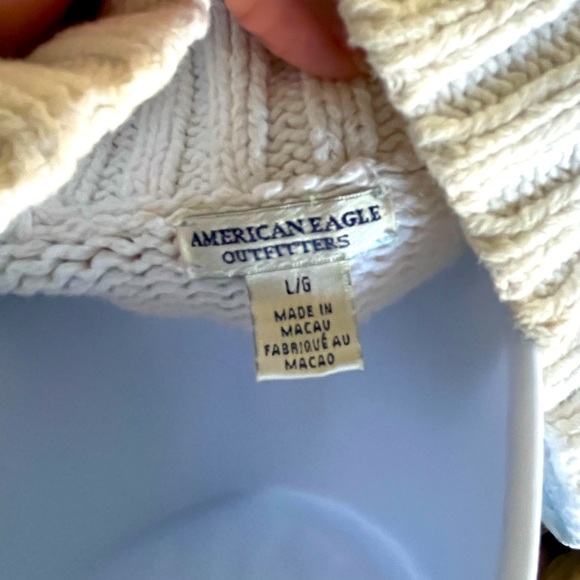 AEO 90s Crop Knit Sweater - Cream - Button - a cherished fav - Juniors Large - Picture 3 of 3